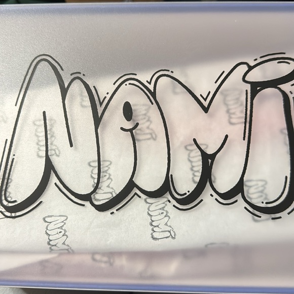 Chris Brown x Nami - Picture 2 of 5